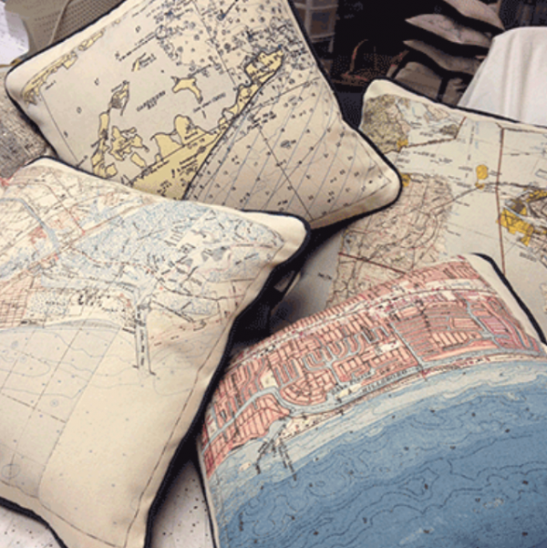 Bantal Lantai dengan Print Navigasi Laut